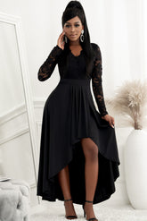 Robe en dentelle à col en V asymétrique